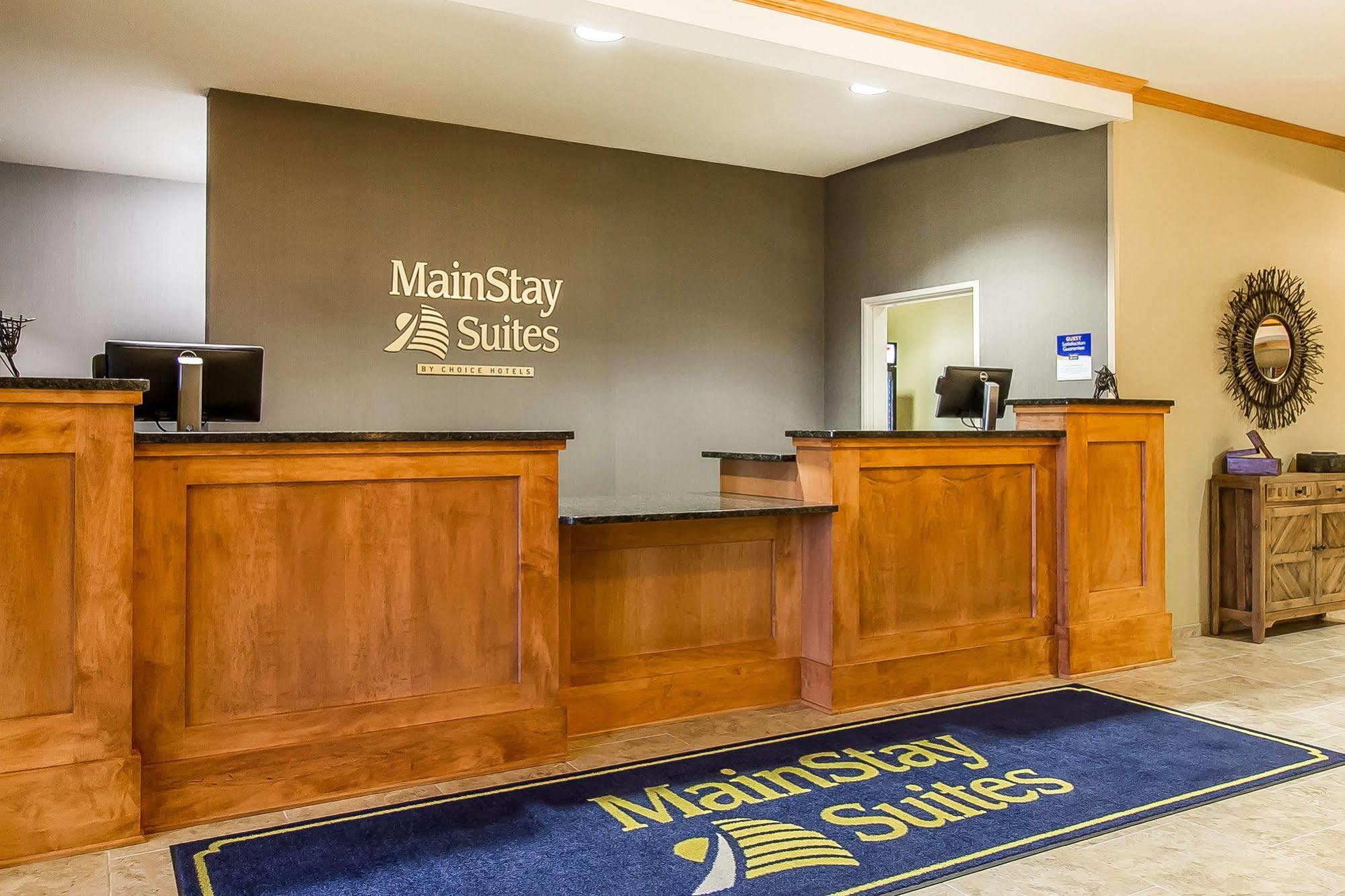 Mainstay Suites Stanley Εξωτερικό φωτογραφία