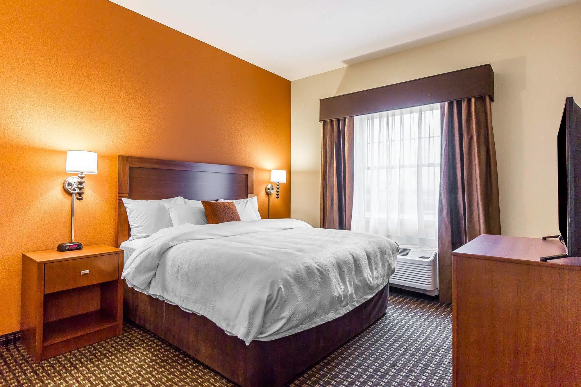 Mainstay Suites Stanley Εξωτερικό φωτογραφία