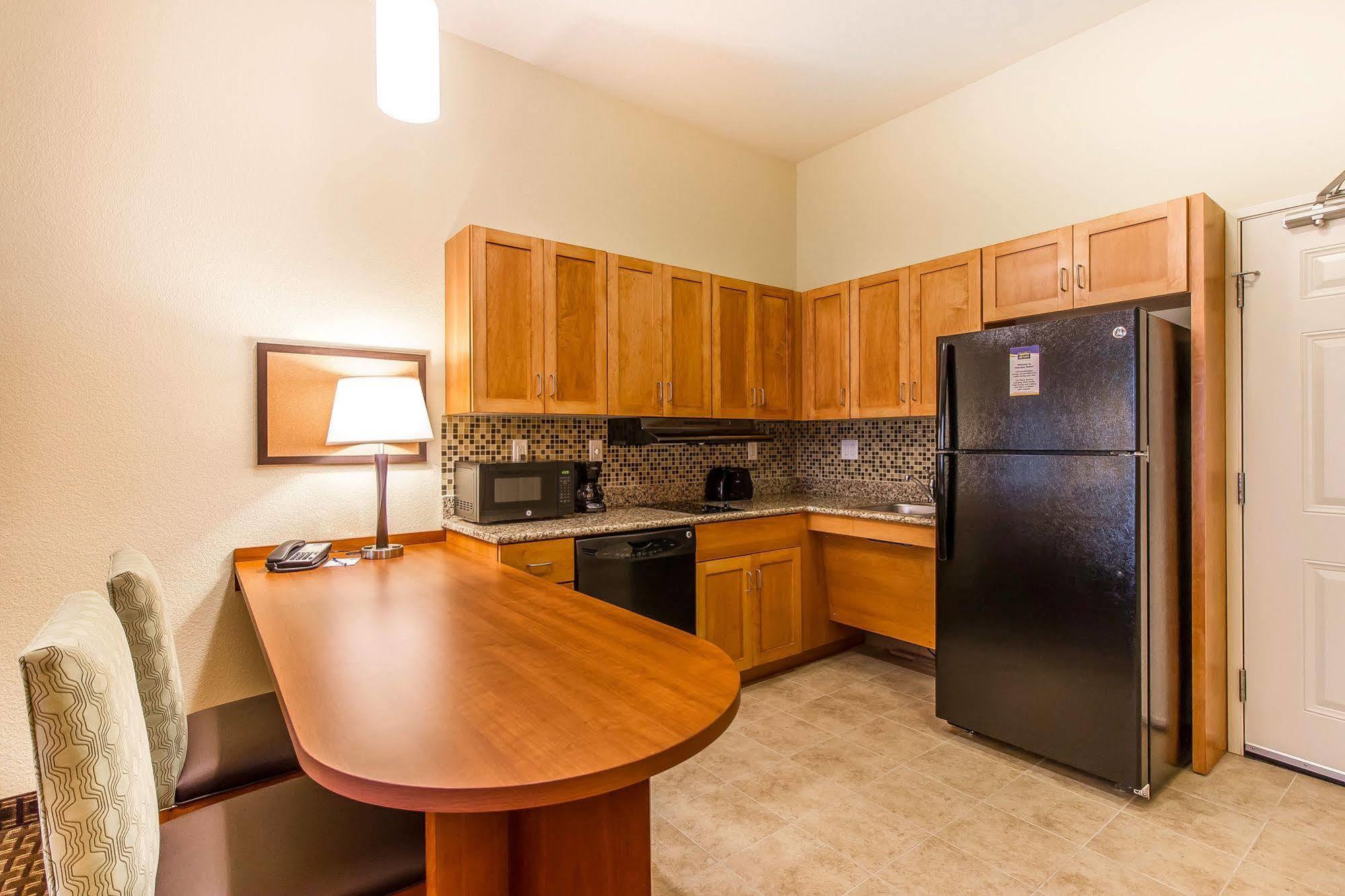 Mainstay Suites Stanley Εξωτερικό φωτογραφία