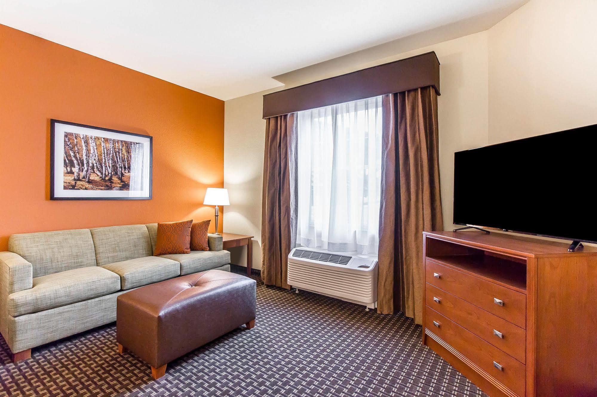 Mainstay Suites Stanley Εξωτερικό φωτογραφία