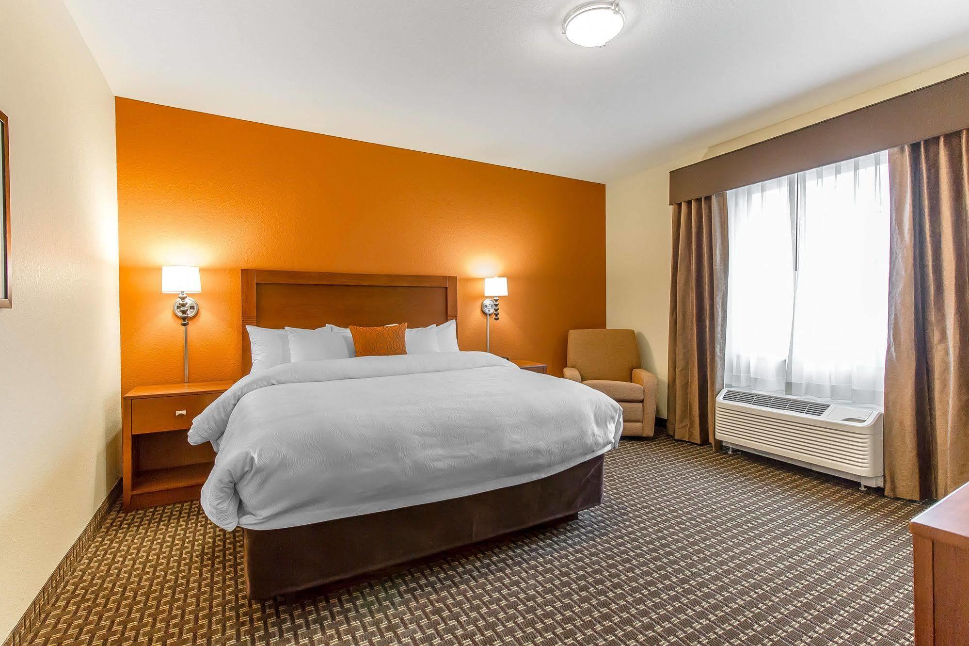 Mainstay Suites Stanley Εξωτερικό φωτογραφία