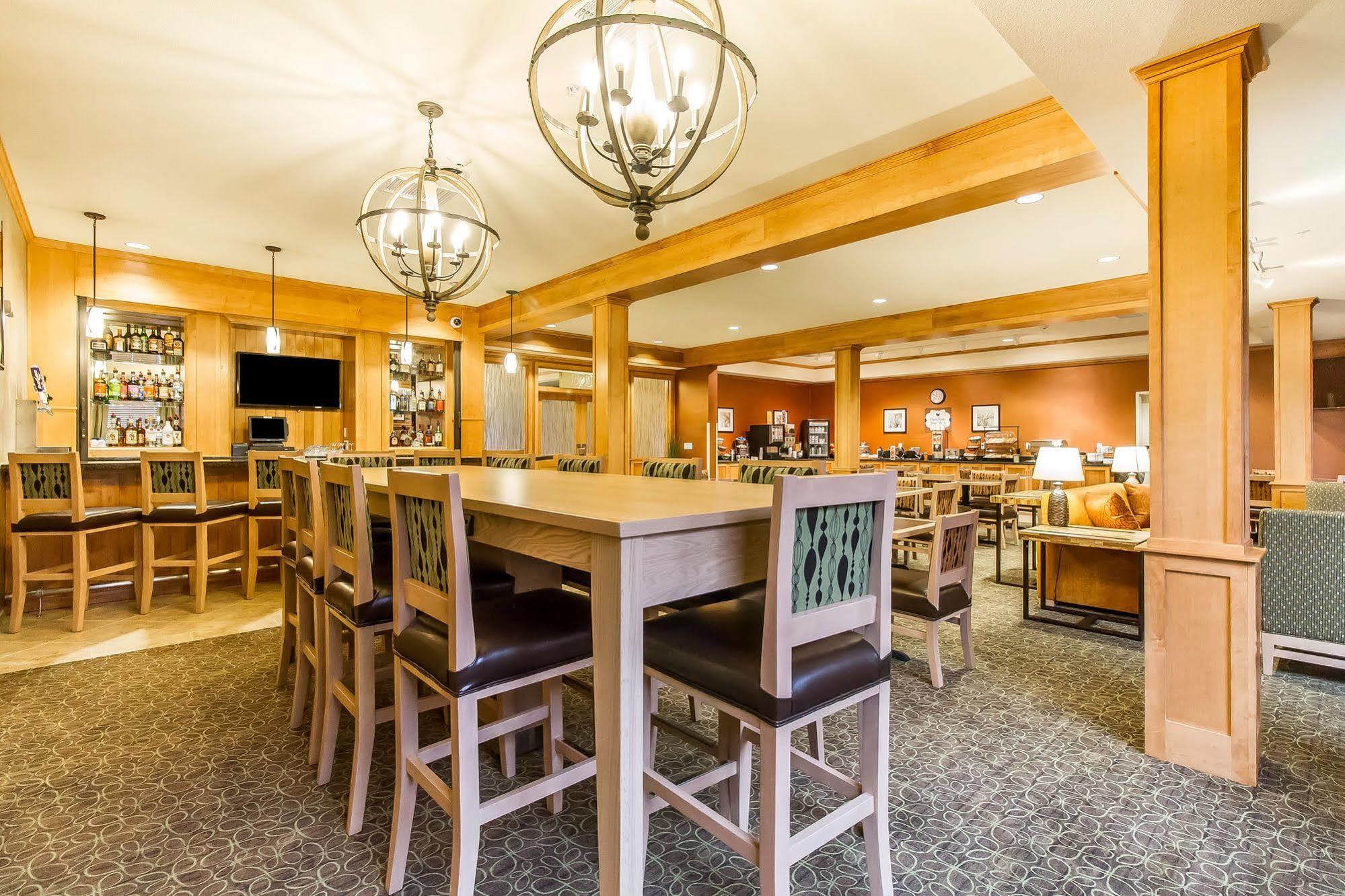 Mainstay Suites Stanley Εξωτερικό φωτογραφία