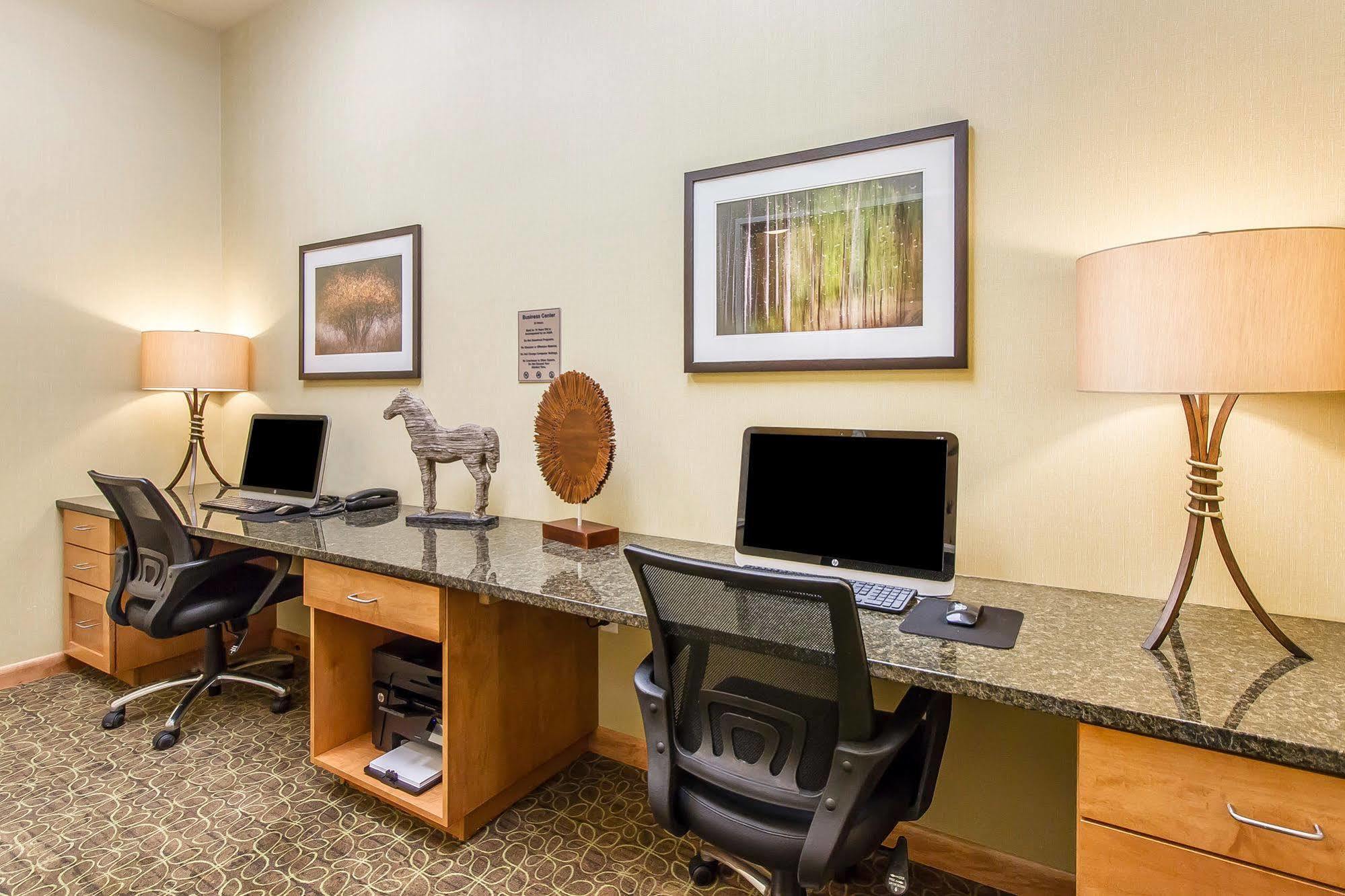 Mainstay Suites Stanley Εξωτερικό φωτογραφία