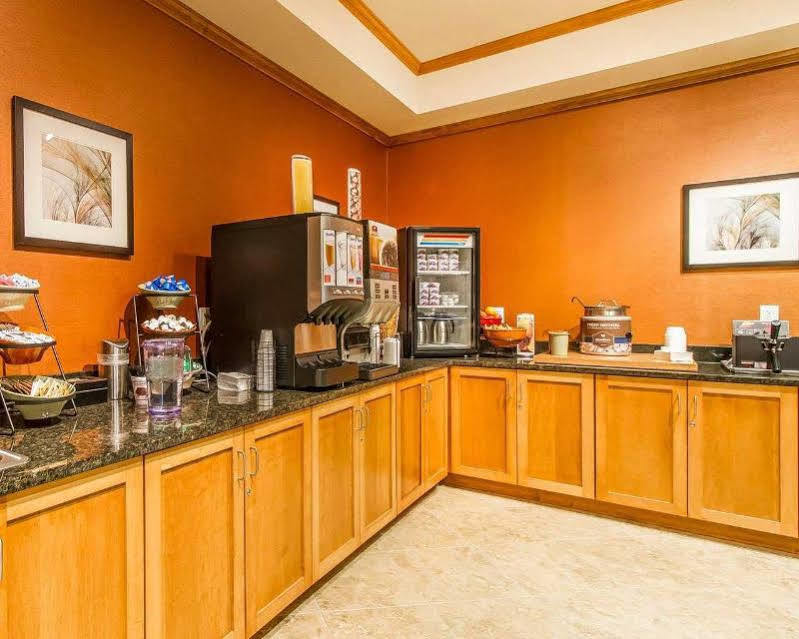Mainstay Suites Stanley Εξωτερικό φωτογραφία