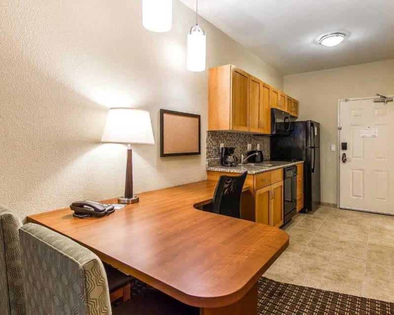 Mainstay Suites Stanley Εξωτερικό φωτογραφία