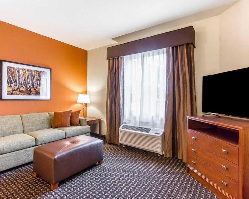 Mainstay Suites Stanley Εξωτερικό φωτογραφία